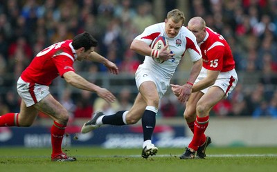 04.02.06.. England v Wales, RBS Six Nations, Twickenham Englands Jamie Noon breaks away from Gareth Thomas and Stephen Jones  