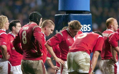 04.02.06  England  v Wales  Welsh players dejected.  