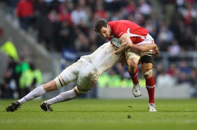 250212 - England v Wales, RBS 6 Nations - Wales' Sam Warburton is tackled