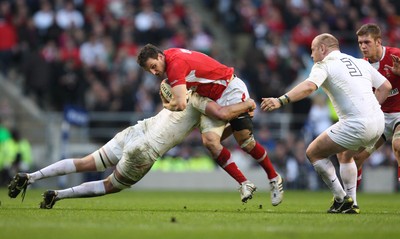 250212 - England v Wales, RBS 6 Nations - Wales' Sam Warburton is tackled