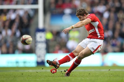 250212 - England v Wales, RBS 6 Nations - Wales' Leigh Halfpenny kicks penalty