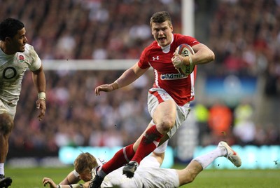 250212 - England v Wales, RBS 6 Nations - Wales' Scott Williams charges forward