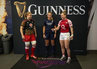 250426 - England v Wales, 2026 Guinness Women’s 6 Nations -  Coin toss with captains Bethan Lewis of Wales and England’s Megan Jones