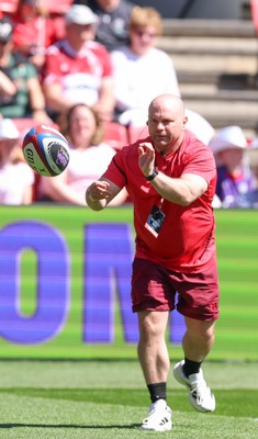 250426 - England v Wales, 2026 Guinness Women’s 6 Nations - Sean Lynn, Wales Women head coach during warm up