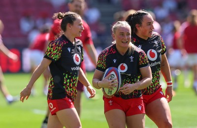 250426 - England v Wales, 2026 Guinness Women’s 6 Nations - Seren Singleton of Wales during warm up