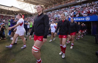 250426 - England v Wales, 2026 Guinness Women’s 6 Nations - Alisha Joyce of Wales and Jasmine Joyce of Wales walk out onto the pitch for the start of the match