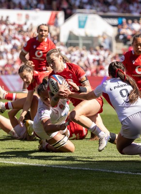 250426 - England v Wales, 2026 Guinness Women’s 6 Nations - Keira Bevan of Wales races in to score try