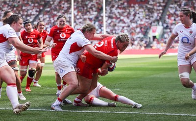250426 - England v Wales, 2026 Guinness Women’s 6 Nations - Kelsey Jones of Wales powers over to score try
