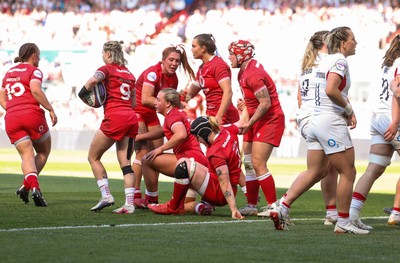 250426 - England v Wales, 2026 Guinness Women’s 6 Nations - Bethan Lewis of Wales powers over to score try