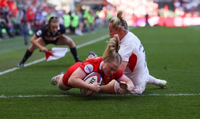 250426 - England v Wales, 2026 Guinness Women’s 6 Nations - Seren Lockwood of Wales dives in to score try