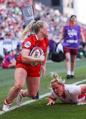 250426 - England v Wales, 2026 Guinness Women’s 6 Nations - Seren Lockwood of Wales dives in to score try