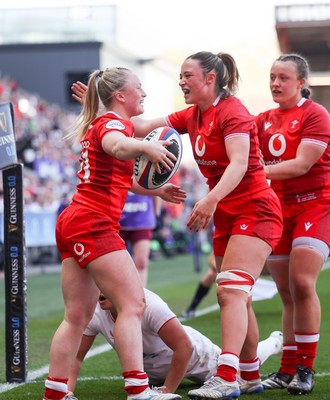 250426 - England v Wales, 2026 Guinness Women’s 6 Nations - Seren Lockwood of Wales celebrates with Alisha Joyce of Wales after she dives in to score try