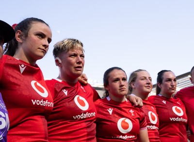 250426 - England v Wales, 2026 Guinness Women’s 6 Nations - Wales team members at the end of the match