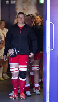 250426 - England v Wales, 2026 Guinness Women’s 6 Nations - Bethan Lewis of Wales waits to lead the team out