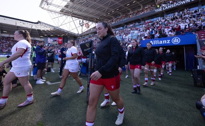 250426 - England v Wales, 2026 Guinness Women’s 6 Nations - Courtney Keight of Wales walks out at the start of the match