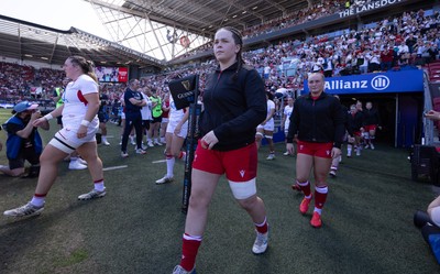 250426 - England v Wales, 2026 Guinness Women’s 6 Nations - Maisie Davies of Wales walks out at the start of the match