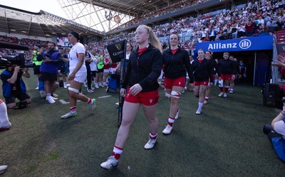 250426 - England v Wales, 2026 Guinness Women’s 6 Nations - Seren Lockwood of Wales walks out at the start of the match