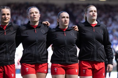 250426 - England v Wales, 2026 Guinness Women’s 6 Nations - Left to right, Jasmine Joyce of Wales, Alisha Joyce of Wales, Kayleigh Powell of Wales and Bethan Lewis of Wales line up for the anthems ahead of the match