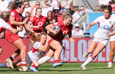 250426 - England v Wales, 2026 Guinness Women’s 6 Nations - Freya Bell of Wales charges forward on her debut