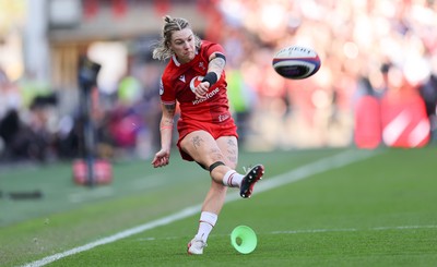 250426 - England v Wales, 2026 Guinness Women’s 6 Nations - Keira Bevan of Wales takes a conversion