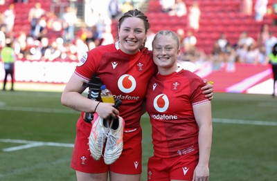 250426 - England v Wales, 2026 Guinness Women’s 6 Nations - Gwen Crabb of Wales and Seren Lockwood of Wales