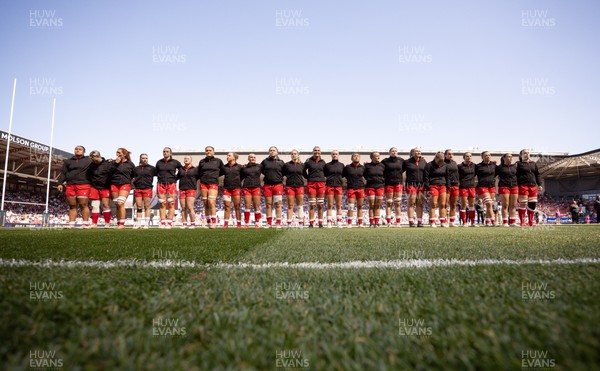 250426 - England v Wales, 2026 Guinness Women’s 6 Nations - The Wales team line up for the anthems ahead of the match