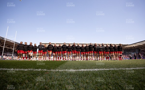 250426 - England v Wales, 2026 Guinness Women’s 6 Nations - The Wales team line up for the anthems ahead of the match