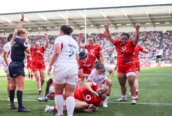 250426 - England v Wales, 2026 Guinness Women’s 6 Nations - Kelsey Jones of Wales powers over to score try