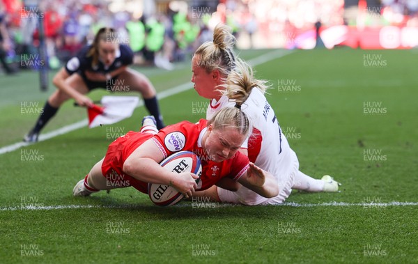 250426 - England v Wales, 2026 Guinness Women’s 6 Nations - Seren Lockwood of Wales dives in to score try
