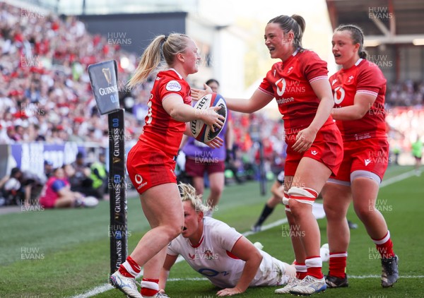 250426 - England v Wales, 2026 Guinness Women’s 6 Nations - Seren Lockwood of Wales celebrates with Alisha Joyce of Wales after she dives in to score try