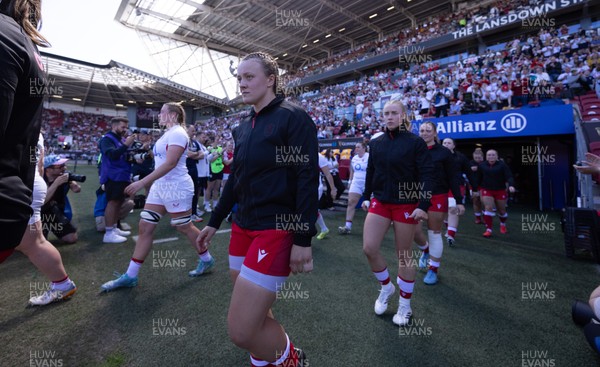 250426 - England v Wales, 2026 Guinness Women’s 6 Nations - Lleucu George of Wales walks out at the start of the match
