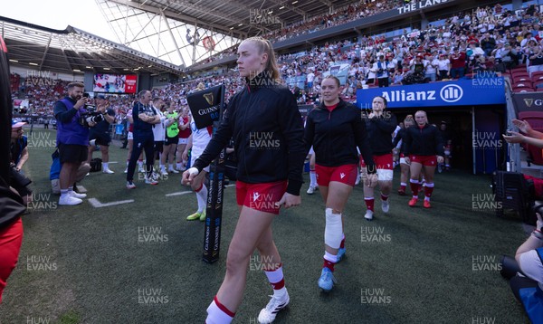 250426 - England v Wales, 2026 Guinness Women’s 6 Nations - Catherine Richards of Wales walks out at the start of the match