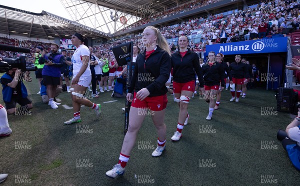 250426 - England v Wales, 2026 Guinness Women’s 6 Nations - Seren Lockwood of Wales walks out at the start of the match