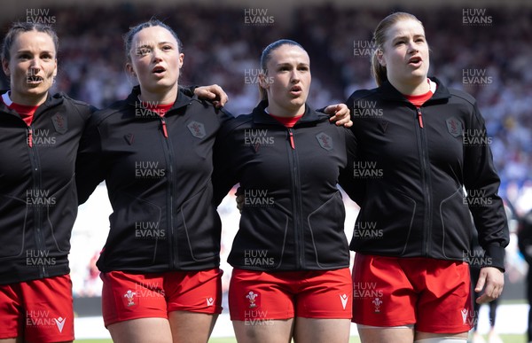 250426 - England v Wales, 2026 Guinness Women’s 6 Nations - Left to right, Jasmine Joyce of Wales, Alisha Joyce of Wales, Kayleigh Powell of Wales and Bethan Lewis of Wales line up for the anthems ahead of the match