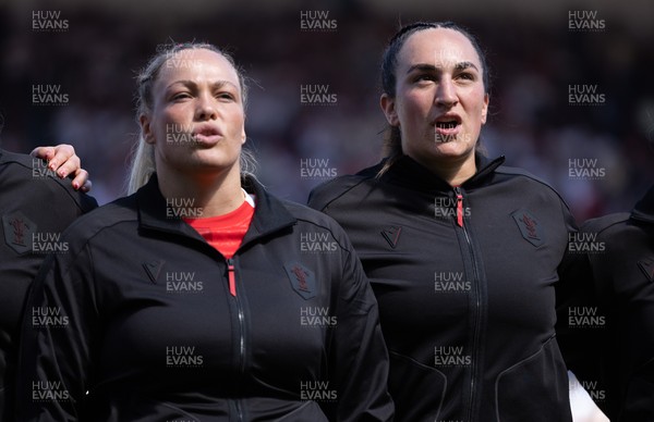 250426 - England v Wales, 2026 Guinness Women’s 6 Nations - Kelsey Jones of Wales and Courtney Keight of Wales line up for the anthems ahead of the match