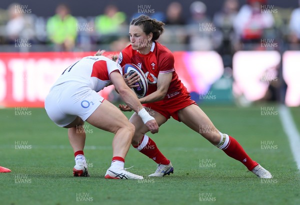 250426 - England v Wales, 2026 Guinness Women’s 6 Nations - Jasmine Joyce of Wales takes on Claudia Moloney-MacDonald