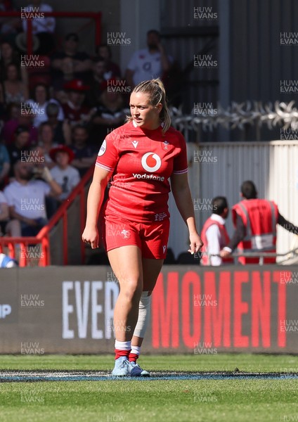 250426 - England v Wales, 2026 Guinness Women’s 6 Nations - Freya Bell of Wales on her debut 