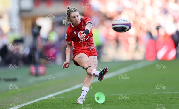 250426 - England v Wales, 2026 Guinness Women’s 6 Nations - Keira Bevan of Wales takes a conversion