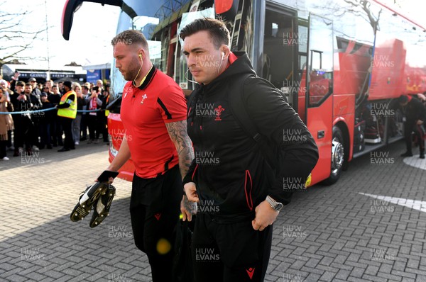 260222 - England v Wales - Guinness Six Nations 2022 - Ross Moriarty and Taine Basham of Wales arrives