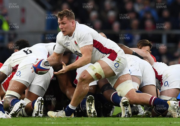 260222 - England v Wales - Guinness Six Nations 2022 - Alex Dombrandt of England