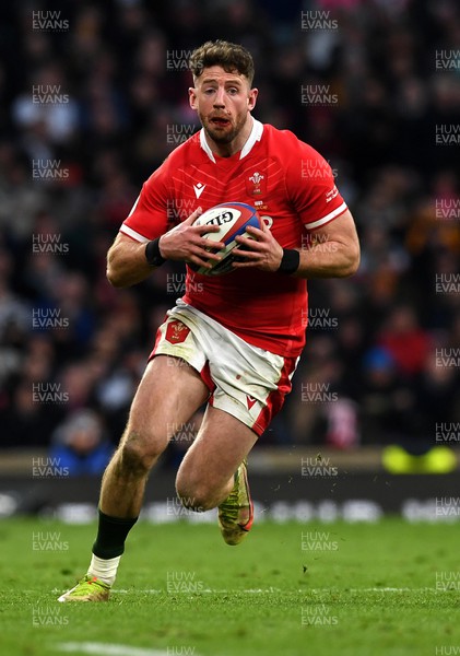 260222 - England v Wales - Guinness Six Nations 2022 - Alex Cuthbert of Wales