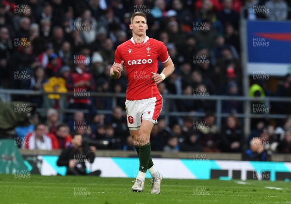 260222 - England v Wales - Guinness Six Nations 2022 - Liam Williams of Wales leaves the field after being shown a yellow card