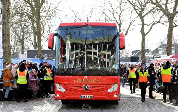260222 - England v Wales - Guinness Six Nations 2022 - Wales Team bus arrives