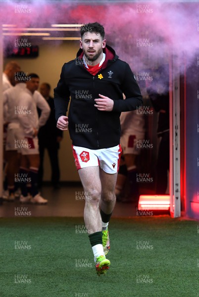 260222 - England v Wales - Guinness Six Nations 2022 - Alex Cuthbert of Wales runs out for his 50th cap