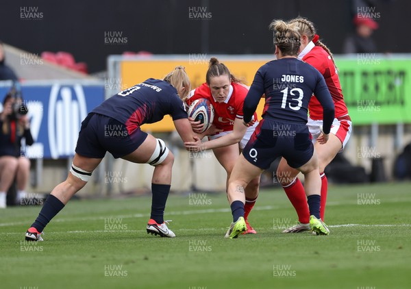 300324 - England v Wales, Guinness Women’s 6 Nations - Jenny Hesketh of Wales looks for a way through