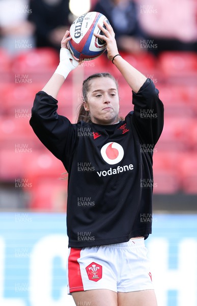 300324 - England v Wales, Guinness Women’s 6 Nations - Lisa Neumann of Wales, during warm up