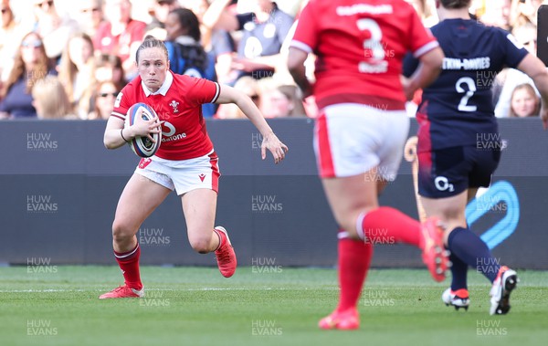 300324 - England v Wales, Guinness Women’s 6 Nations - Jenny Hesketh of Wales in action