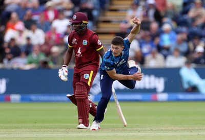 010625 - England v West Indies - 2nd ODI at Sophia Gardens - Matthew Potts of England bowling