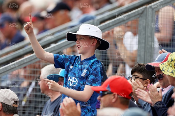 010625 - England v West Indies - 2nd ODI at Sophia Gardens - Fans