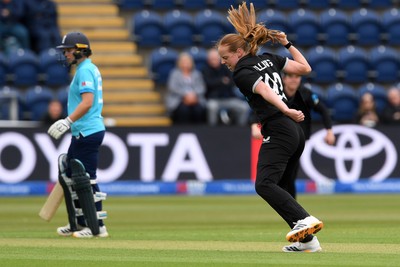 160526 - England Women v New Zealand Women - Metro Bank One Day International - Bree Illing of New Zealand Women bowls the ball to dismiss Emma Lamb of England Women